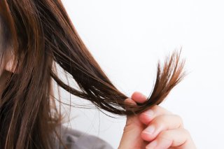 もう悩まない！枝毛・切れ毛を防ぐプロ直伝の正しいヘアケア習慣
