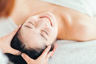 プロ直伝！ストレス解消と美髪を叶える頭皮マッサージの極意