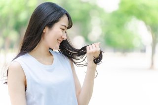 髪の臭いを防ぐには？日常でできることと原因を徹底解説