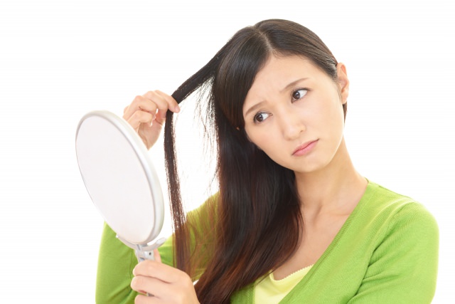 白髪染め前の髪の保護とダメージ軽減に役立つケア方法