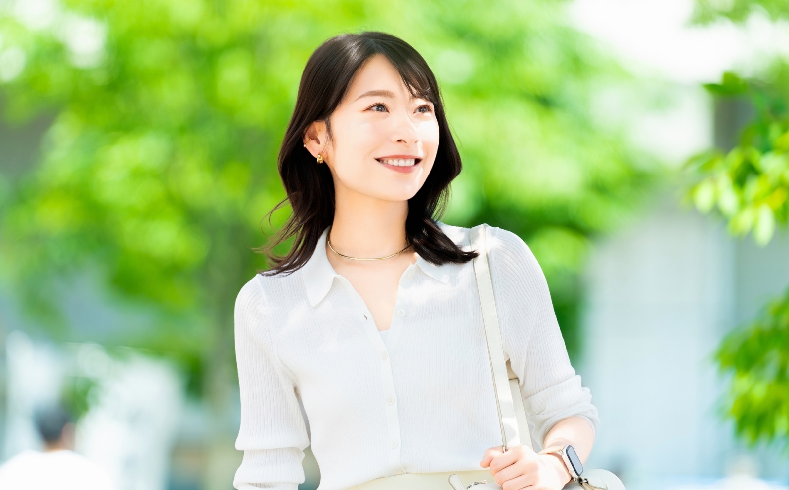 夏の抜け毛の真実!原因と対策を知って髪を守ろう