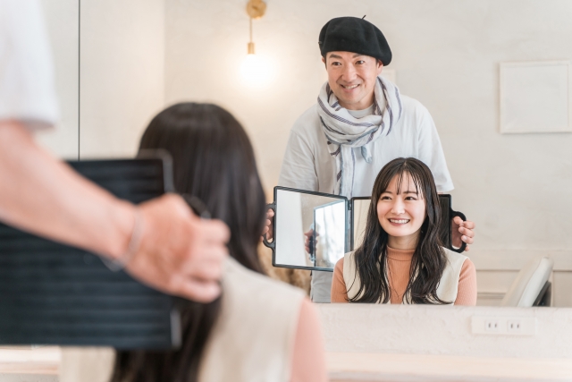 この秋冬必見！美容師推薦の最新ヘアカラーで叶えるツヤと血色感